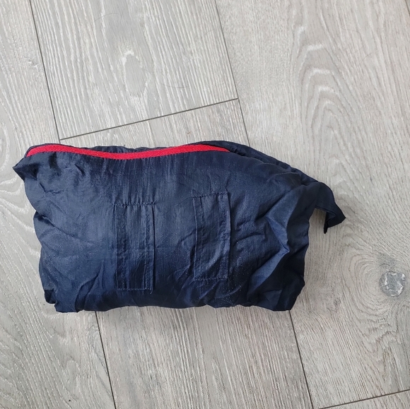 Vintage Packable Red and Navy Windbreaker Jacket - Picture 4 of 4